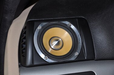 Armaturenbrett Speaker 2.jpg