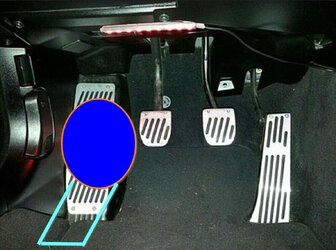 2026-01-06 21_e46_fussraum.jpg