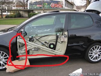 golf-v-tuer-8697256756203622343.jpg