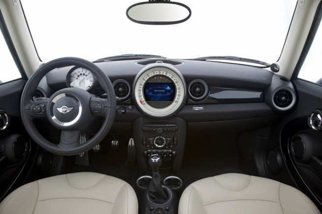 MINI-Clubman-R55-LCI-Interieur-04-655x436.jpg